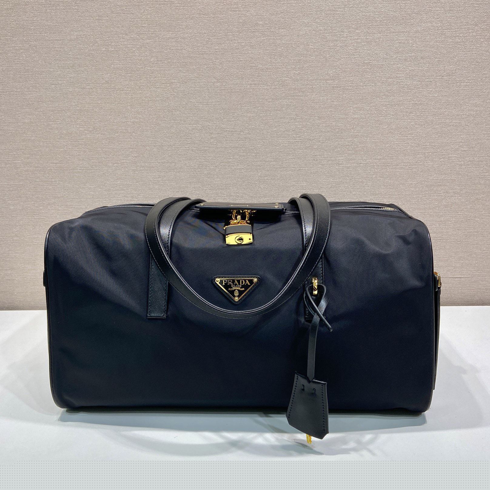 Pra*a travel bags